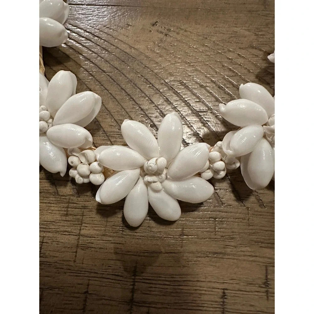 Boho White Puka Shell Flower Choker Necklace